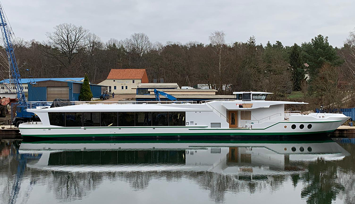 Henkelhausen hybrid passenger vessel .jpg